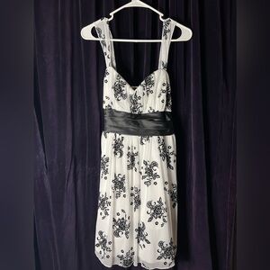 Trixxi sweetheart botanical dress